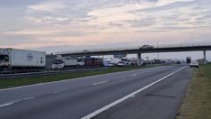 Se levantó el paro de fleteros tras una reunión con el Ministerio de Trabajo. Se levantó el paro de fleteros tras una reunión con el Ministerio de Trabajo.