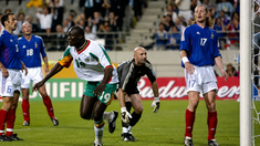 Con un gol de Papa Bouba Diop, los Leones de Teranga firmaron un batacazo que sacudió al planeta