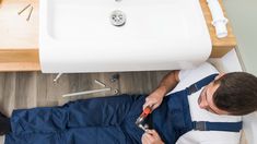 El Plan Mi Baño alcanza a quienes se encuentren en situación de vulnerabilidad social. El Plan Mi Baño alcanza a quienes se encuentren en situación de vulnerabilidad social.