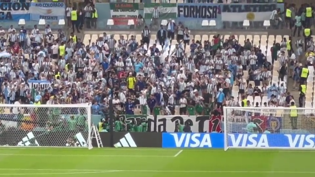 incidents between Argentinian and Mexican fans inside the stadium