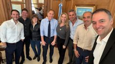 Adorni se reunió con los funcionarios del Gobierno. Adorni se reunió con los funcionarios del Gobierno.
