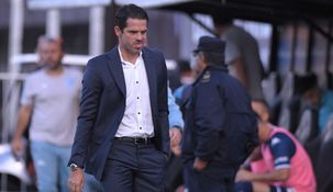 Gago se mostró muy fastidioso durante el partido con Platense.