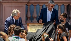 Alberto Fernández descubrió una placa en Casa Rosada. Alberto Fernández descubrió una placa en Casa Rosada.