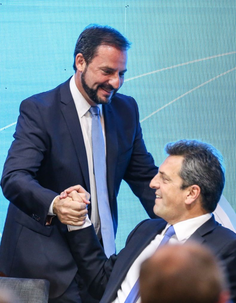 La iniciativa propone impulsar y desarrollar el conocimiento tecnológico entre los estudiantes.