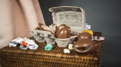 La nueva estafa ofrece huevos de Pascua gratis. La nueva estafa ofrece huevos de Pascua gratis.