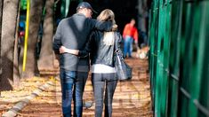 Marcelo Tinelli y Guillermina Valdes: besos y abrazos en una salida de novios Marcelo Tinelli y Guillermina Valdes: besos y abrazos en una salida de novios