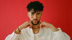 Bad Bunny le tiró el celular a una fanática: qué dijo tras el incidente. Bad Bunny le tiró el celular a una fanática: qué dijo tras el incidente.