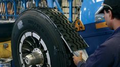 Trabajadores del caucho cobrarán un aumento del 34% en cuatro tramos. Trabajadores del caucho cobrarán un aumento del 34% en cuatro tramos.