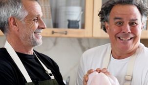 Los hermanos Petersen son reconocidos por sus shows de cocina en TV. Los hermanos Petersen son reconocidos por sus shows de cocina en TV.