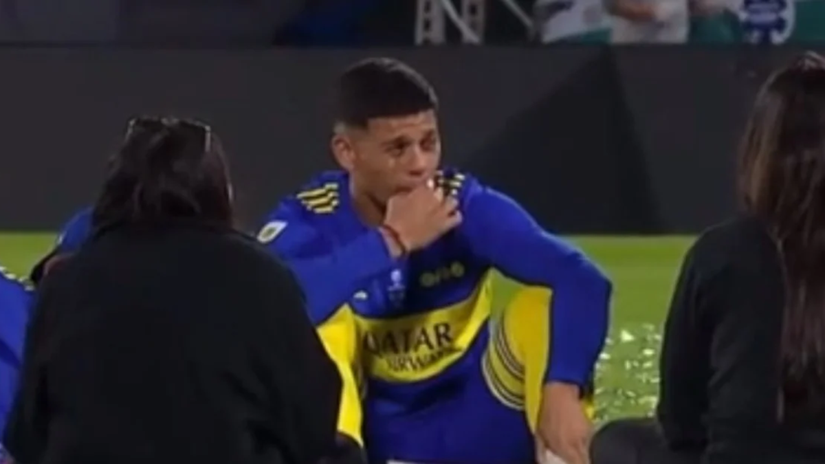 Rojo, do Boca Juniors, brinca ao ser flagrado fumando após título