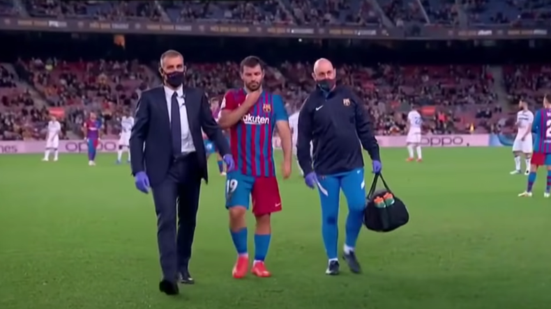 Agüero salió reemplazado el 30 de octubre por una arritmia cardíaca.&nbsp;