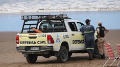 La Prefectura comenzó el operativo de búsqueda junto al Comando de Prevención y la Policía Bonaerense. La Prefectura comenzó el operativo de búsqueda junto al Comando de Prevención y la Policía Bonaerense.