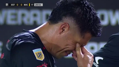 Enzo Pérez llora tras lo sucedido con Altamirano. Enzo Pérez llora tras lo sucedido con Altamirano.