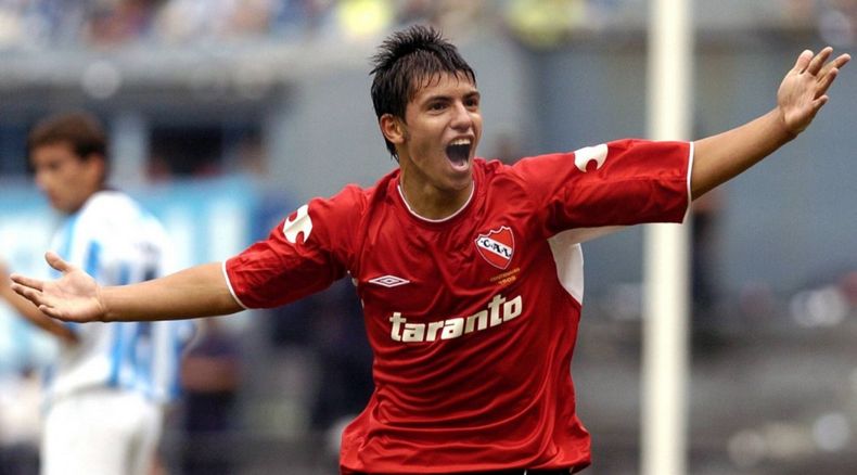 El Kun jugó entre 2003 y 2006 en el Rojo de Avellaneda.