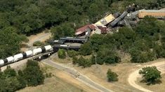 El incendio fue contenido y no hubo estructuras dañadas. El incendio fue contenido y no hubo estructuras dañadas.