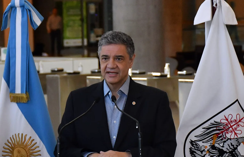 El alcalde porteño hizo el anuncio en una conferencia de prensa.