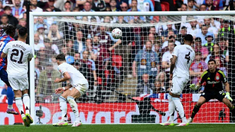 Dibu Martínez no pudo evitar la derrota de Aston Villa contra Crystal Palace. Dibu Martínez no pudo evitar la derrota de Aston Villa contra Crystal Palace.