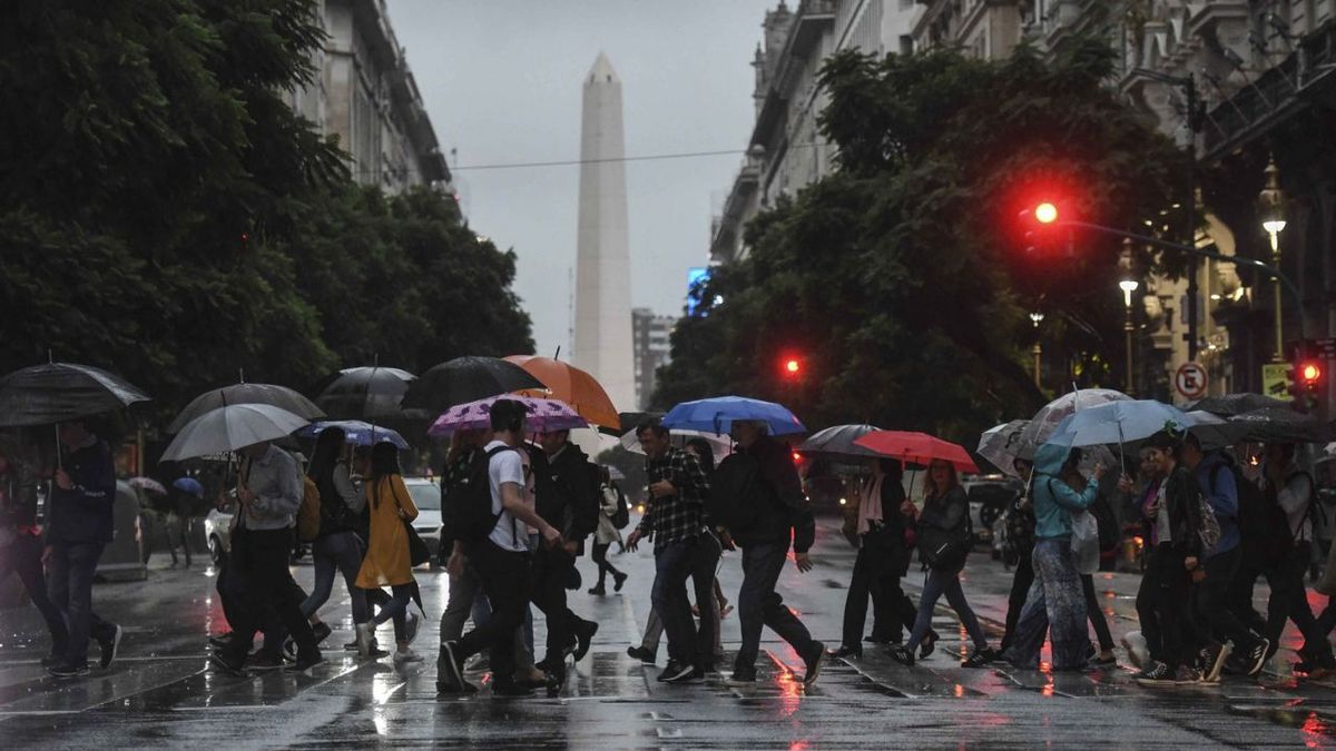Alerta meteorológica naranja por tormentas: a qué hora llueve este viernes 17 de octubre