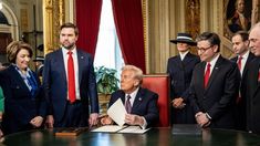 Donald Trump comenzó su segundo mandato con la firma de varios decretos. Donald Trump comenzó su segundo mandato con la firma de varios decretos.