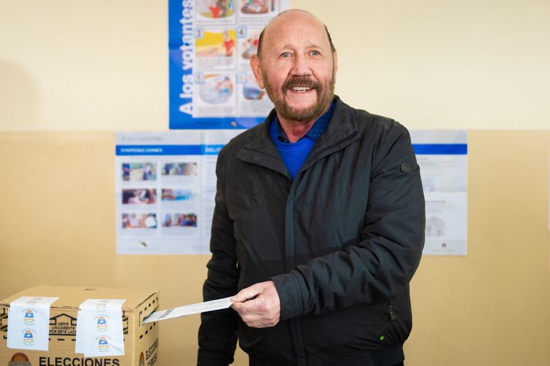 Gildo Insfrán votó en la localidad formoseña de Laguna Blanca.