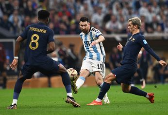 Argentina depende de Francia para romper con la maldición.