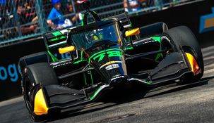 Canapino a bordo de su Chevrolet del equipo Juncos Hollinger Racing.