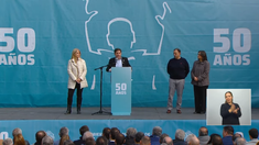 Kicillof estuvo acompañado en el escenario por Magario, la senadora Corpacci y Quintela.