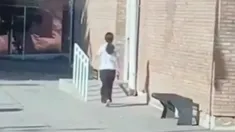 Una niña ingresó a una escuela con un arma en Mendoza. Una niña ingresó a una escuela con un arma en Mendoza.