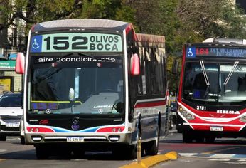 Los colectivos de jurisdicción nacional que circulan por el Área Metropolitana de Buenos Aires (AMBA) sufren un nuevo aumento. Los colectivos de jurisdicción nacional que circulan por el Área Metropolitana de Buenos Aires (AMBA) sufren un nuevo aumento.