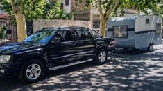 Tres delincuentes armados robaron la camioneta junto a la casilla aprovechando el momento en el que el conductor se había detenido para higienizarse. Tres delincuentes armados robaron la camioneta junto a la casilla aprovechando el momento en el que el conductor se había detenido para higienizarse.