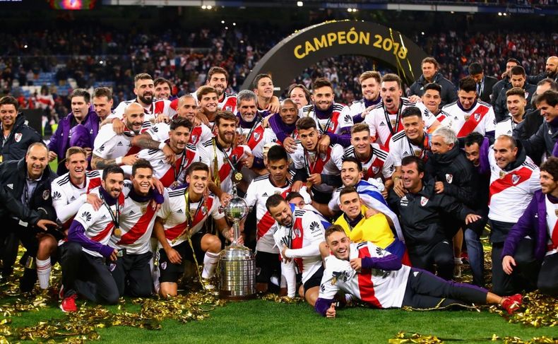 La estrella del fútbol que fue a ver River Boca en el Santiago Bernabéu.