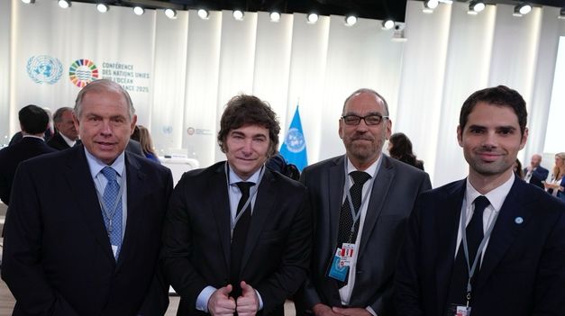 Javier Milei asistió a la inauguración de la Conferencia de las Naciones Unidas sobre los Océanos junto al canciller, Gerardo Werthein, el diputado del PRO, Fernando Iglesias, y el embajador argentino en Francia, Ian Sielecki.