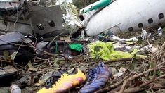 Una imagen estremecedora: los botines de los futbolistas en medio de la tragedia. Una imagen estremecedora: los botines de los futbolistas en medio de la tragedia.