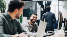 Un estudio de Harvard ha demostrado que pedir ayuda y consejos son vistos como personas más competentes y confiables. Es un mito que no hacerlo es de valientes.