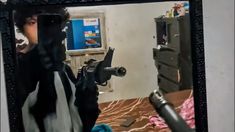 Horas antes del ataque, el joven subió un video posando junto a un fusil semiautomático. Horas antes del ataque, el joven subió un video posando junto a un fusil semiautomático.