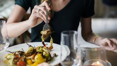 Es importante comer todos los días a la misma hora. Es importante comer todos los días a la misma hora.
