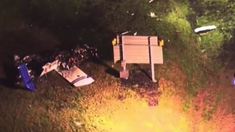 El impacto provocó un fuerte incendio. El impacto provocó un fuerte incendio.