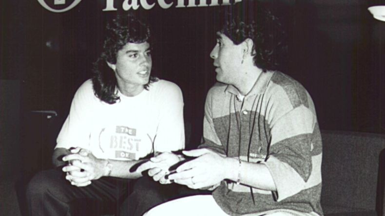 Gabriela Sabatini con Diego Maradona en Roma en 1990.