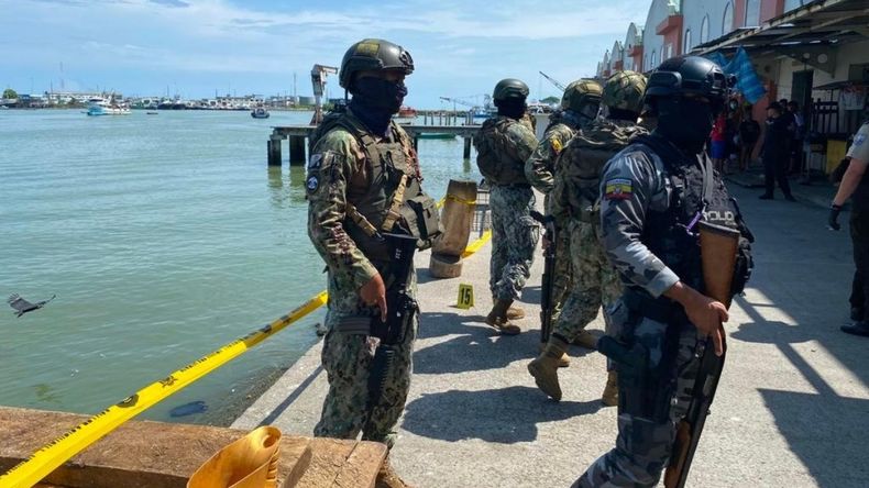 Masacre en Ecuador: hombres armados mataron a nueve personas en un puerto.