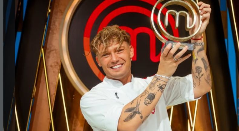 El influencer se conmovió al recordar el apoyo incondicional de su familia.