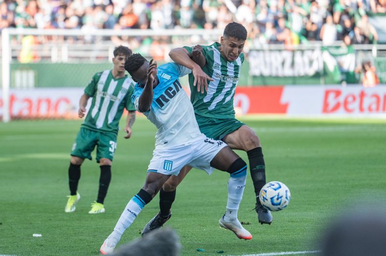 Los suplentes de Racing no hicieron pie en el Florencio Sola.