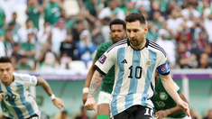 Lionel Messi marcó de penal el primer gol de la Selección argentina. Lionel Messi marcó de penal el primer gol de la Selección argentina.
