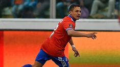 Alexis Sánchez festeja uno de sus dos tantos en La Paz. Alexis Sánchez festeja uno de sus dos tantos en La Paz.