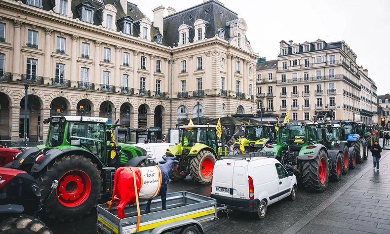 Los agricultores franceses llevan dos semanas de protestas.