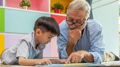 Los jubilados docentes recibirán aumento y bono extra. Los jubilados docentes recibirán aumento y bono extra.