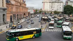 El boleto de colectivo vuelve a aumentar tanto en la Ciudad de Buenos Aires como en la provincia. El boleto de colectivo vuelve a aumentar tanto en la Ciudad de Buenos Aires como en la provincia.
