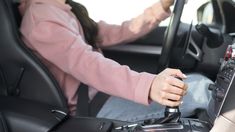 Actualmente el registro se puede obtener allos 18 años, o a los 17 con autorización de los padres.