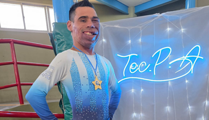Lucas patina en la Selección y trabaja como artista en el subte B para financiarse.