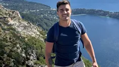 El cuerpo de Ezequiel Matías Vergara fue hallado cerca del cerro Belvedere, en Villa La Angostura. El cuerpo de Ezequiel Matías Vergara fue hallado cerca del cerro Belvedere, en Villa La Angostura.