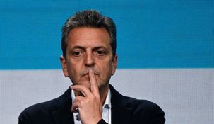 Sergio Massa mantiene su perfil bajo mientras brega por la unidad. Sergio Massa mantiene su perfil bajo mientras brega por la unidad.